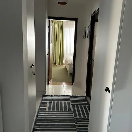 Apartment Garofitei 12 *