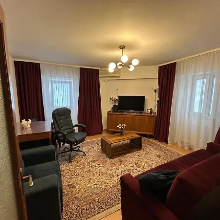 Apartment Garofitei 12 *
